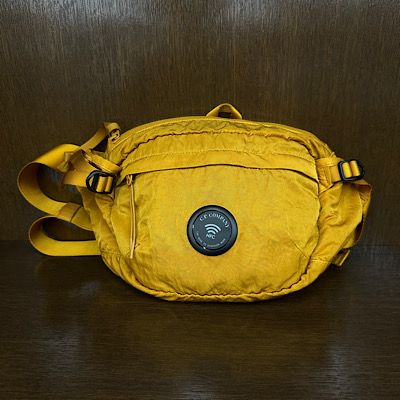 �yNYLON B LENS CROSSBODY PACK�z21CMAC734A*121�摜1